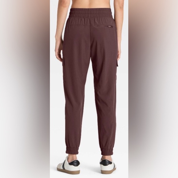 All in Motion Women's Brown Light Mid-Rise Jogger Pants Size S NWOT - Picture 2 of 4